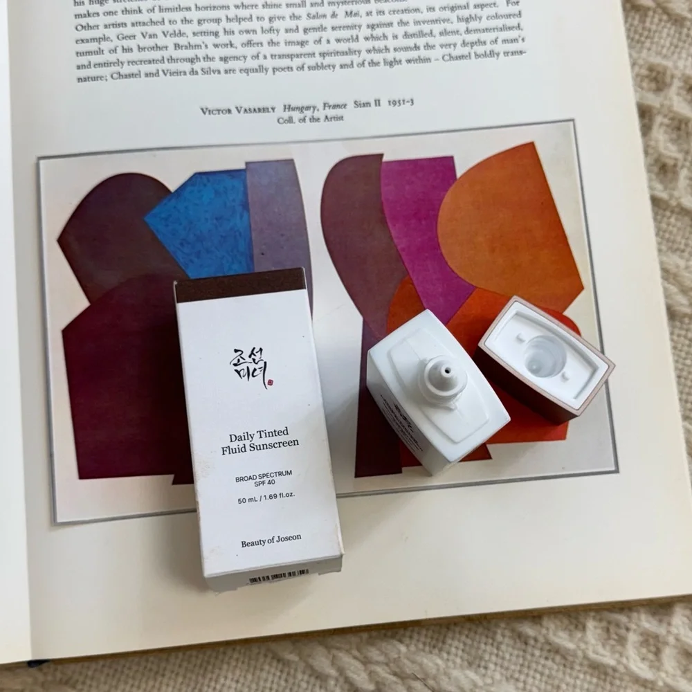 Beauty of Joseon Daily Tinted Fluid Sunscreen SPF 40 in shade: DN310
